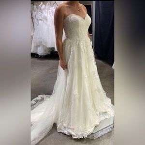 Wedding dress - never worn